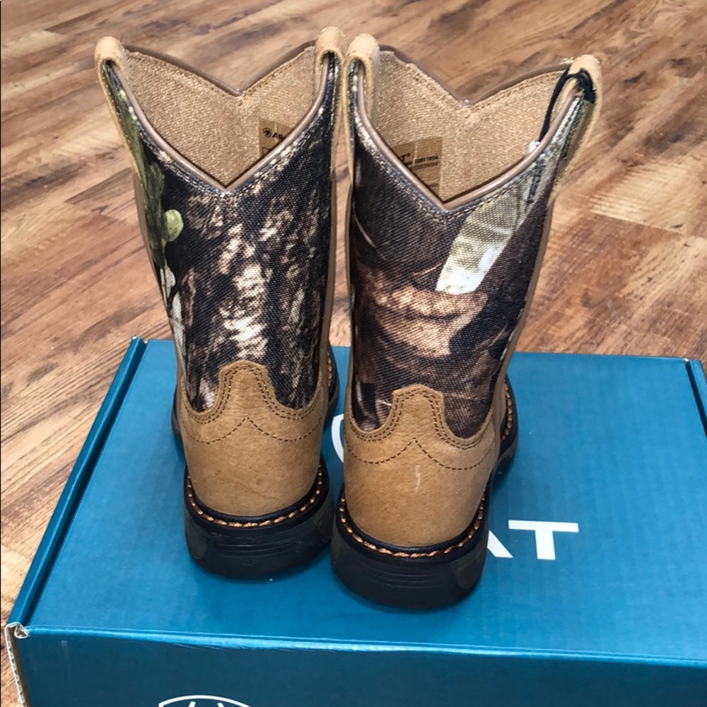 Ariat square toe boots - Picture 4 of 4